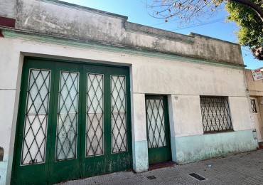 Venta Casa en lote de 8.66 x 34 a reciclar - Mataderos