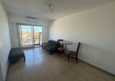 Venta Departamento de 3 ambientes con balcon - Floresta